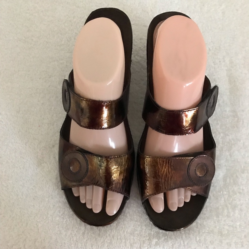 HELLE COMFORT 100% FSHION& WELLNESS SHOES SZ 10/40